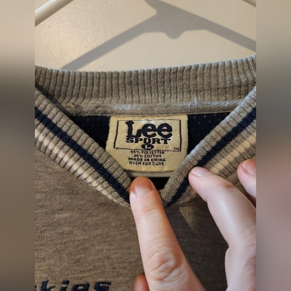 RARE 90s UCONN Huskies Lee Pullover Sweater - Picture 4 of 9